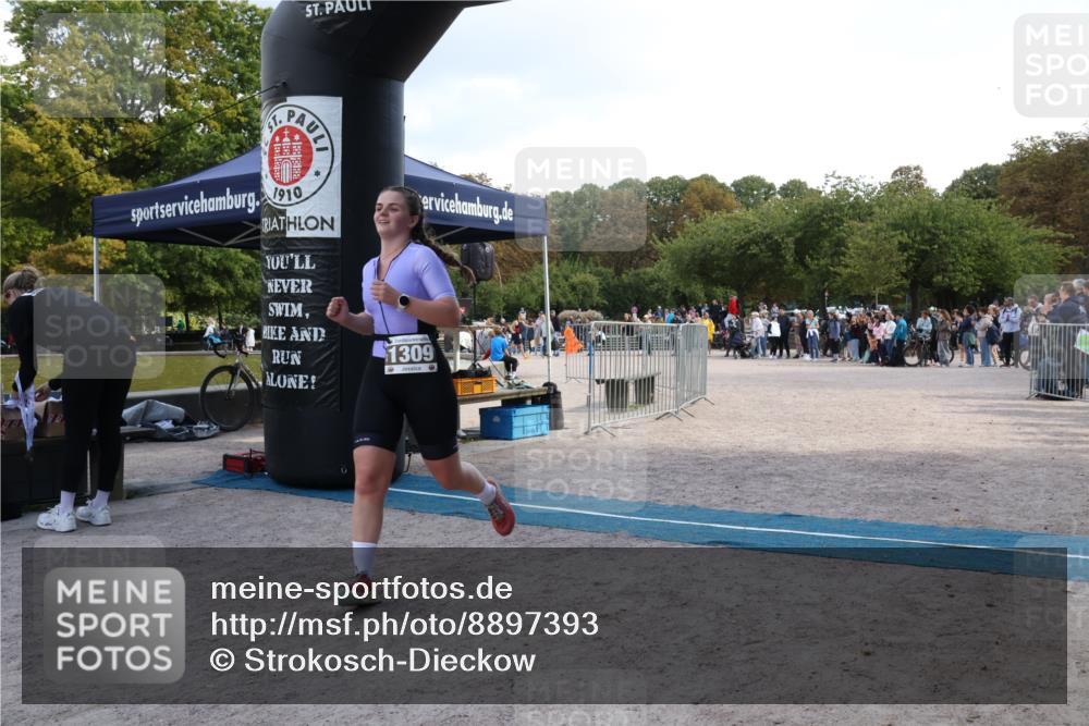 14.09.2025 - Stadtparktriathlon Strokosch-Dieckow http://msf.ph/oto/8897393 14.09.2025 13:35:15 Ziel 1215, 1309 meine-sportfotos.de