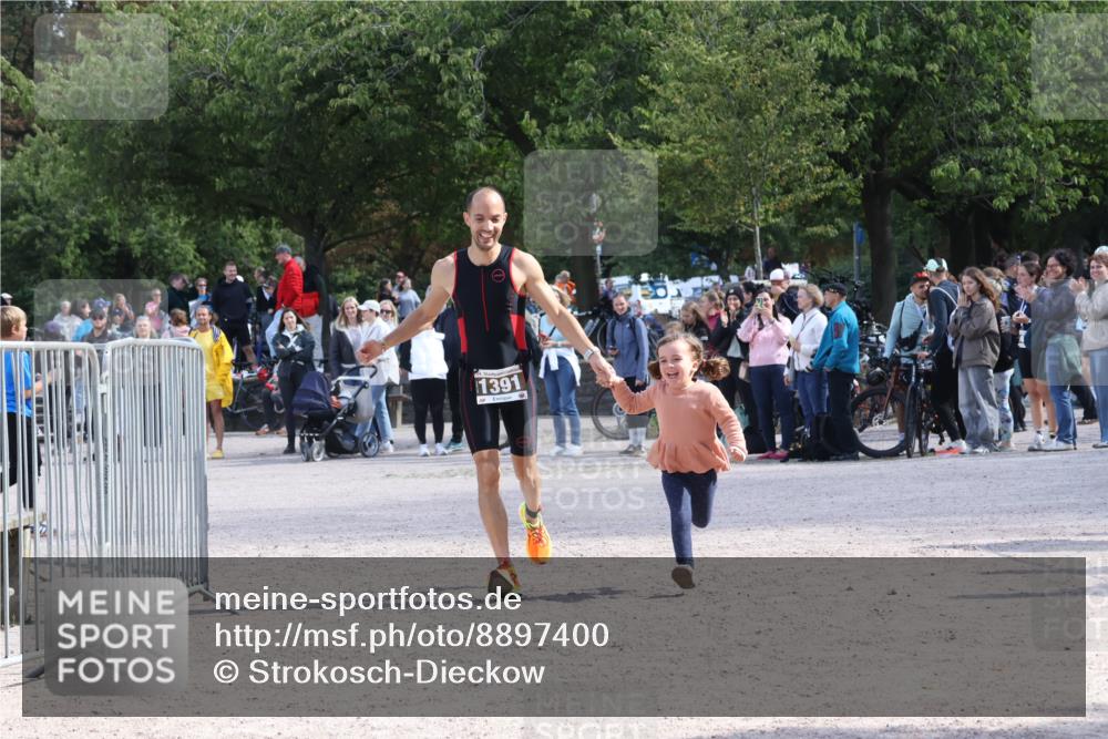 14.09.2025 - Stadtparktriathlon Strokosch-Dieckow http://msf.ph/oto/8897400 14.09.2025 13:35:24 Ziel 1215, 1391 meine-sportfotos.de