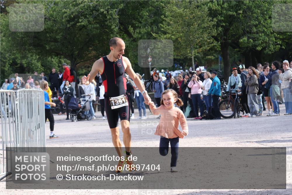 14.09.2025 - Stadtparktriathlon Strokosch-Dieckow http://msf.ph/oto/8897404 14.09.2025 13:35:25 Ziel 1215, 1391 meine-sportfotos.de