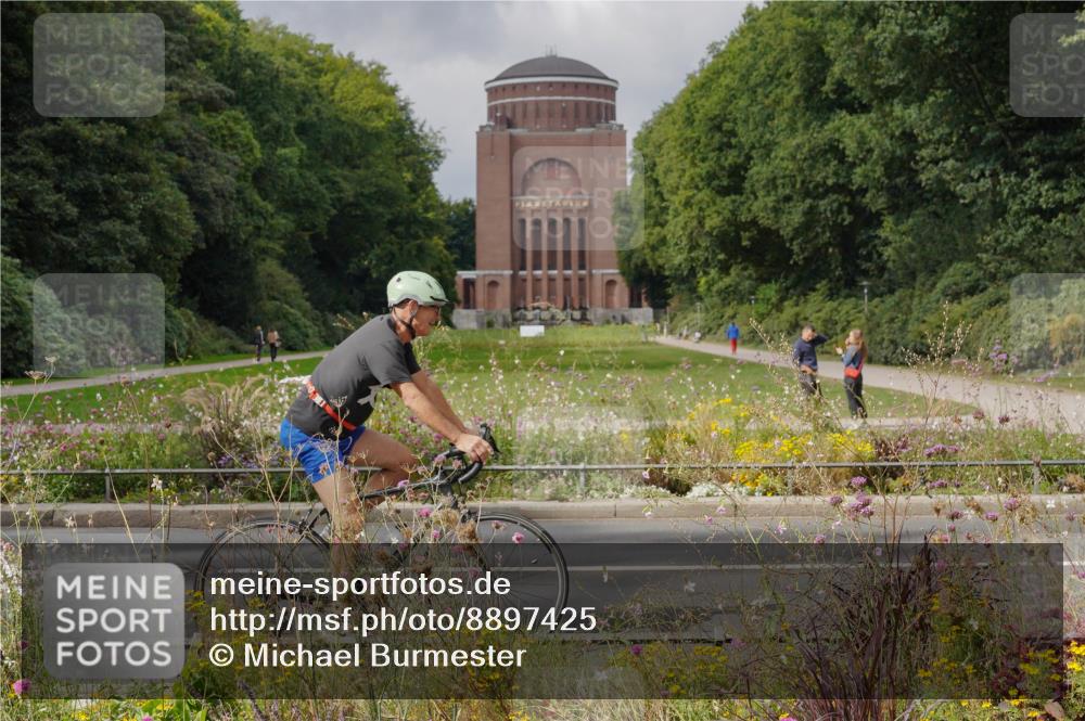 14.09.2025 - Stadtparktriathlon Michael Burmester http://msf.ph/oto/8897425 14.09.2025 12:37:30 Radfahren 1142, 1169, 1256, 1319, 1420 meine-sportfotos.de