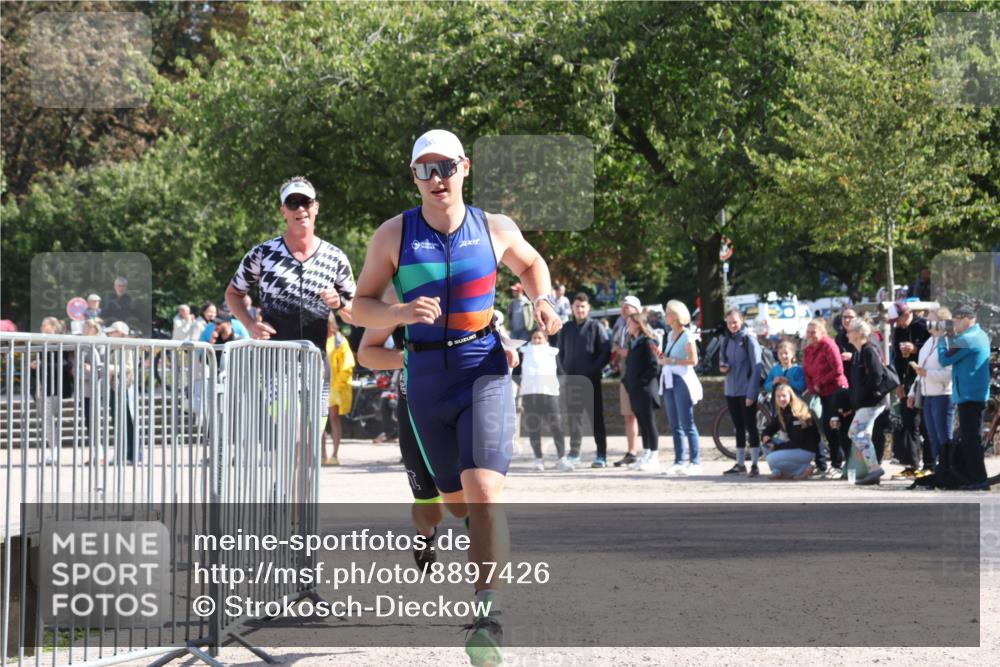 14.09.2025 - Stadtparktriathlon Strokosch-Dieckow http://msf.ph/oto/8897426 14.09.2025 13:35:48 Ziel 1353, 1385, 1390, 1407 meine-sportfotos.de