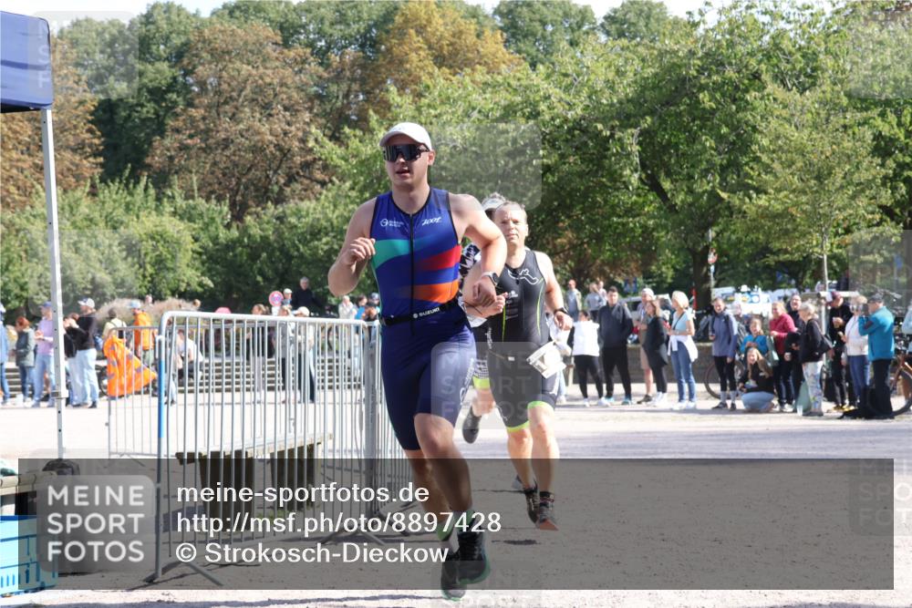 14.09.2025 - Stadtparktriathlon Strokosch-Dieckow http://msf.ph/oto/8897428 14.09.2025 13:35:48 Ziel 1353, 1385, 1390, 1407 meine-sportfotos.de