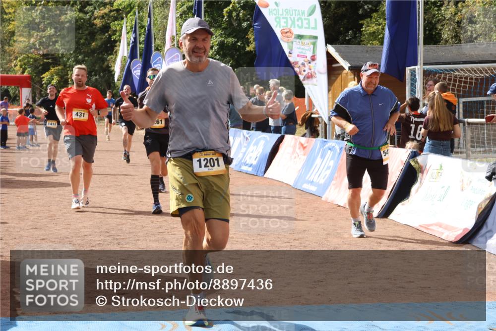 14.09.2025 - Airport Race Strokosch-Dieckow http://msf.ph/oto/8897436 14.09.2025 12:22:05 Ziel 431, 435, 573, 664, 1201, 1412, 1772, 4192, 4261, 5001, 5410 meine-sportfotos.de