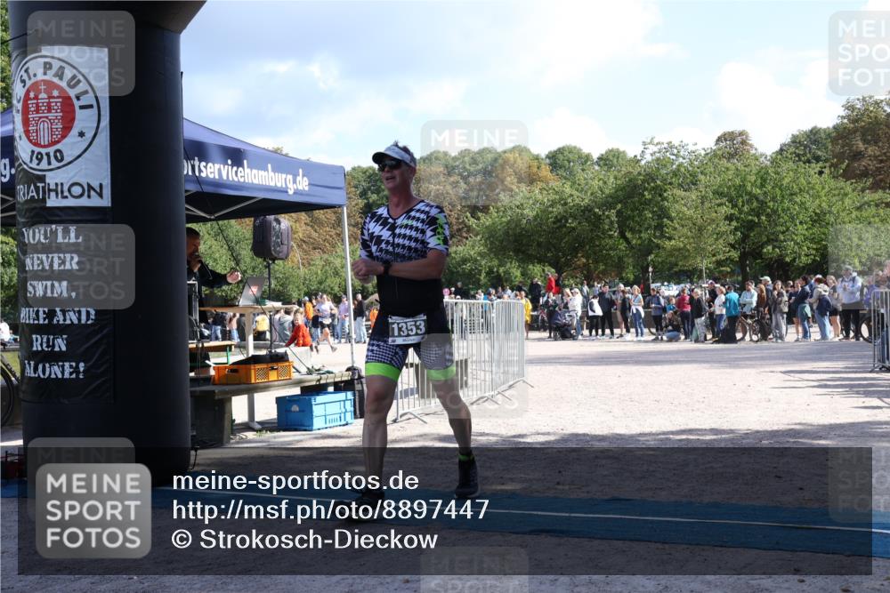 14.09.2025 - Stadtparktriathlon Strokosch-Dieckow http://msf.ph/oto/8897447 14.09.2025 13:35:52 Ziel 1232, 1353, 1385, 1407 meine-sportfotos.de