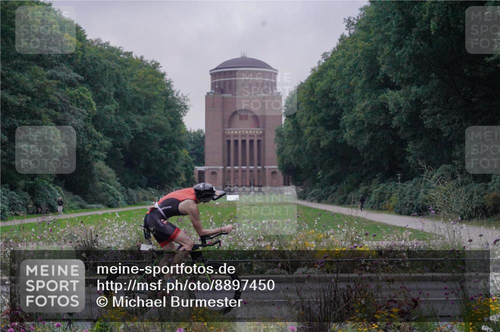 14.09.2025 - Stadtparktriathlon Michael Burmester http://msf.ph/oto/8897450 14.09.2025 08:53:56 Radfahren 307, 309, 334, 351, 355 meine-sportfotos.de