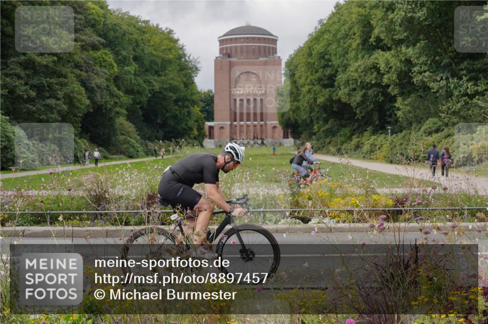 14.09.2025 - Stadtparktriathlon Michael Burmester http://msf.ph/oto/8897457 14.09.2025 12:37:55 Radfahren 1197, 1231, 1241, 1291, 1308, 1392, 1396 meine-sportfotos.de