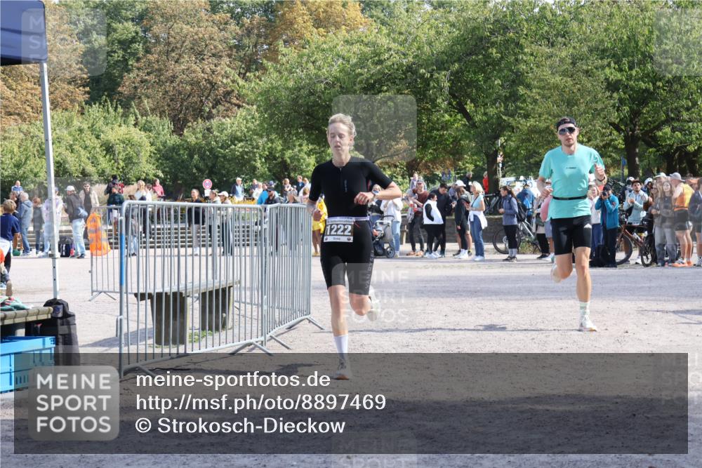 14.09.2025 - Stadtparktriathlon Strokosch-Dieckow http://msf.ph/oto/8897469 14.09.2025 13:36:20 Ziel 1222, 1359 meine-sportfotos.de