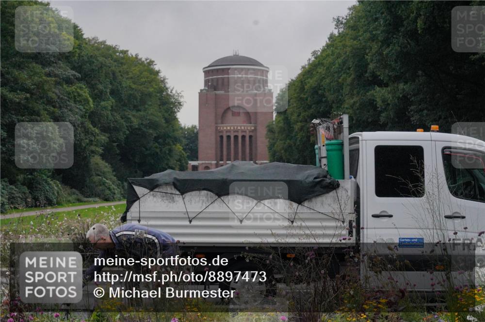 14.09.2025 - Stadtparktriathlon Michael Burmester http://msf.ph/oto/8897473 14.09.2025 08:54:29 Radfahren 330 meine-sportfotos.de