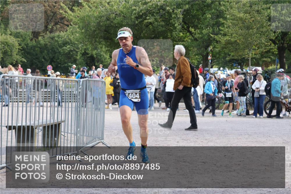 14.09.2025 - Stadtparktriathlon Strokosch-Dieckow http://msf.ph/oto/8897485 14.09.2025 13:36:35 Ziel 1404 meine-sportfotos.de