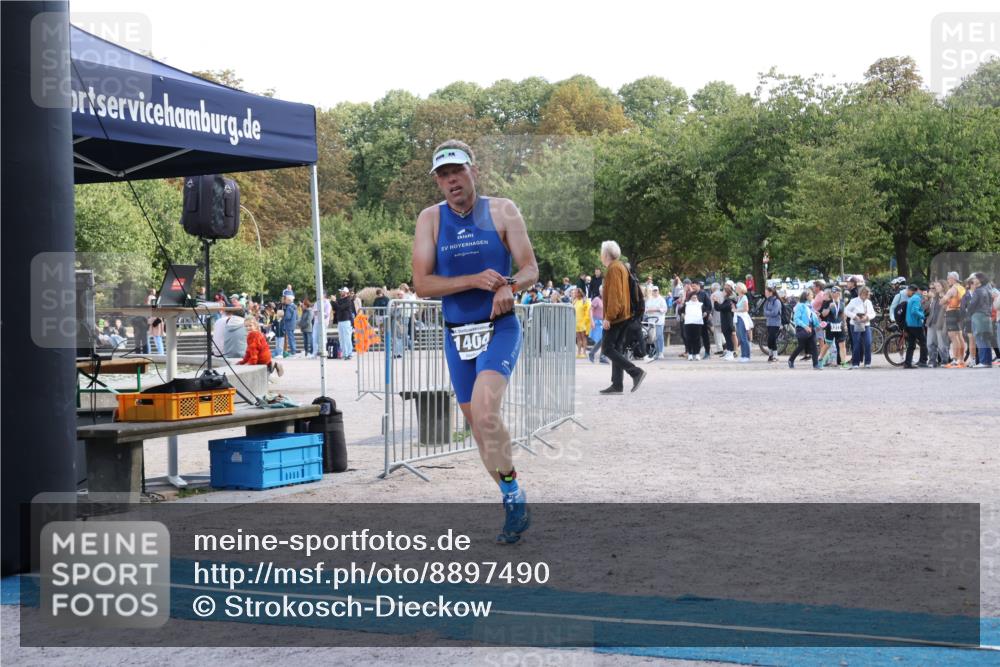 14.09.2025 - Stadtparktriathlon Strokosch-Dieckow http://msf.ph/oto/8897490 14.09.2025 13:36:36 Ziel 1404 meine-sportfotos.de