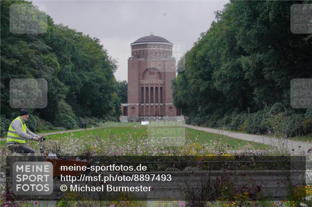 14.09.2025 - Stadtparktriathlon Michael Burmester http://msf.ph/oto/8897493 14.09.2025 08:54:44 Radfahren 331, 335 meine-sportfotos.de