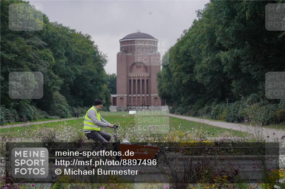 14.09.2025 - Stadtparktriathlon Michael Burmester http://msf.ph/oto/8897496 14.09.2025 08:54:44 Radfahren 331, 335 meine-sportfotos.de