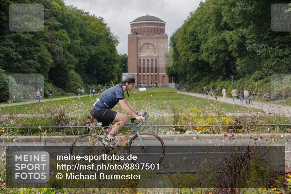 14.09.2025 - Stadtparktriathlon Michael Burmester http://msf.ph/oto/8897501 14.09.2025 12:38:25 Radfahren 1157, 1159, 1183, 1204, 1290 meine-sportfotos.de