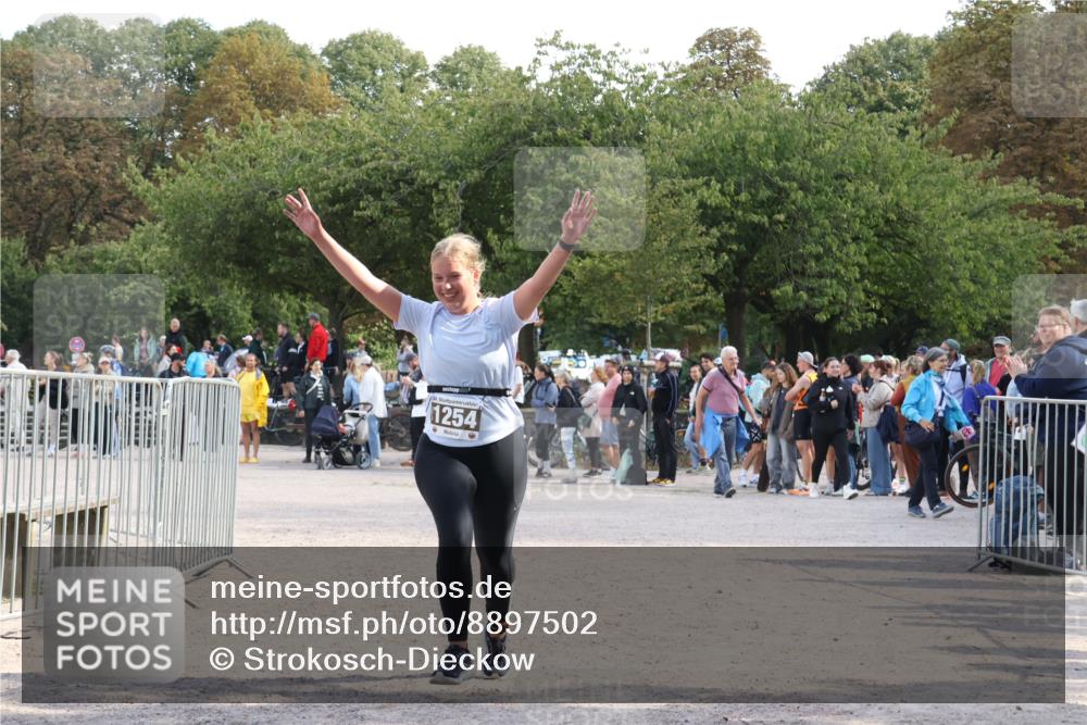 14.09.2025 - Stadtparktriathlon Strokosch-Dieckow http://msf.ph/oto/8897502 14.09.2025 13:36:44 Ziel 1254 meine-sportfotos.de