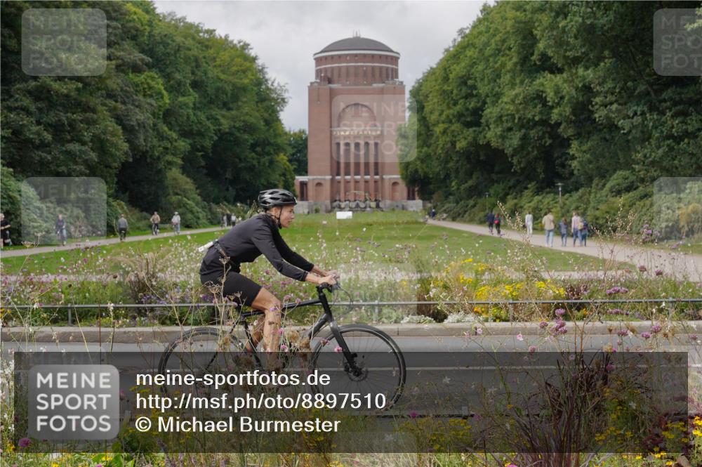14.09.2025 - Stadtparktriathlon Michael Burmester http://msf.ph/oto/8897510 14.09.2025 12:38:31 Radfahren 1157, 1183, 1204, 1273, 1290, 1326 meine-sportfotos.de