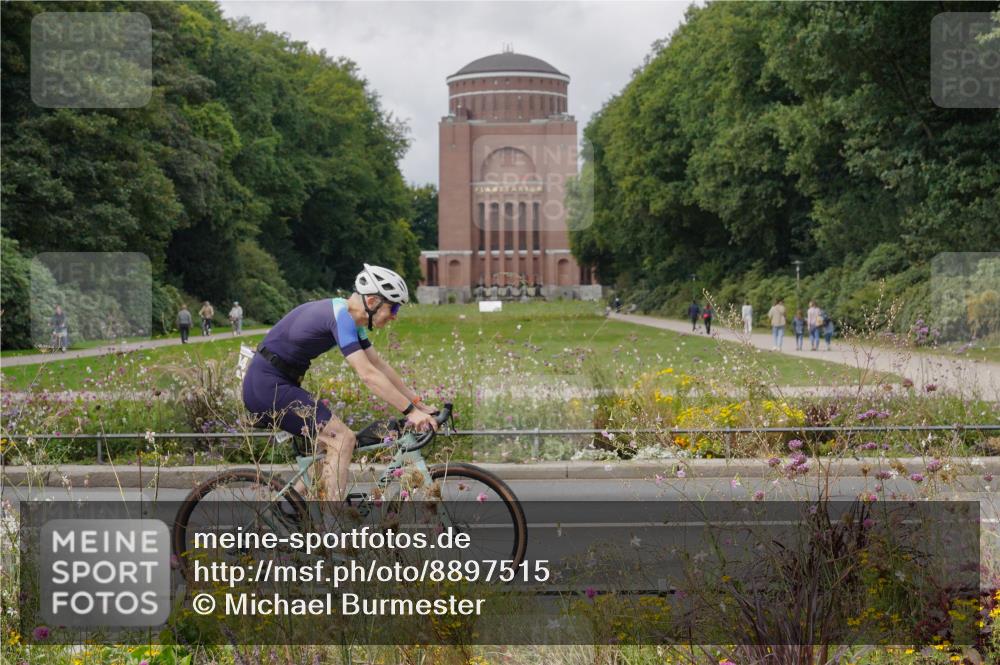 14.09.2025 - Stadtparktriathlon Michael Burmester http://msf.ph/oto/8897515 14.09.2025 12:38:32 Radfahren 1157, 1204, 1273, 1290, 1326 meine-sportfotos.de