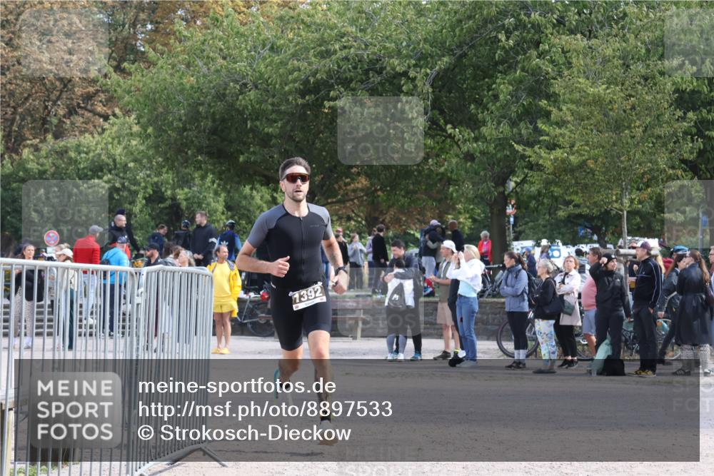 14.09.2025 - Stadtparktriathlon Strokosch-Dieckow http://msf.ph/oto/8897533 14.09.2025 13:37:44 Ziel 1392 meine-sportfotos.de