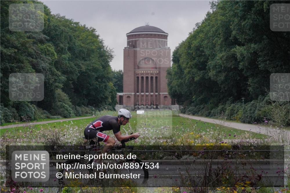 14.09.2025 - Stadtparktriathlon Michael Burmester http://msf.ph/oto/8897534 14.09.2025 08:55:56 Radfahren 301, 304, 324, 371, 373, 376 meine-sportfotos.de