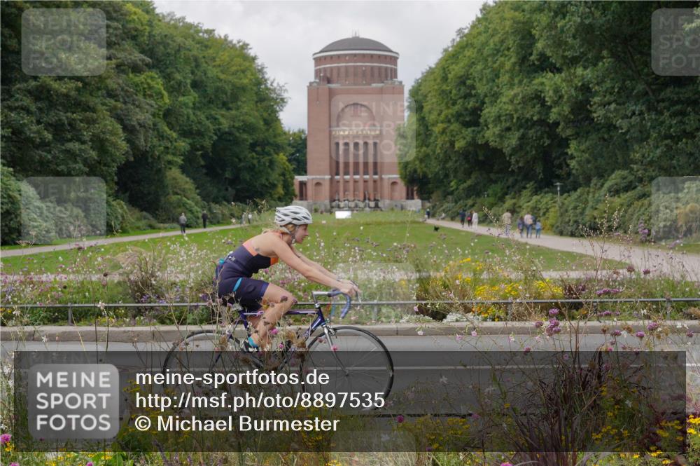 14.09.2025 - Stadtparktriathlon Michael Burmester http://msf.ph/oto/8897535 14.09.2025 12:38:47 Radfahren 1342, 1345, 1359, 1368 meine-sportfotos.de
