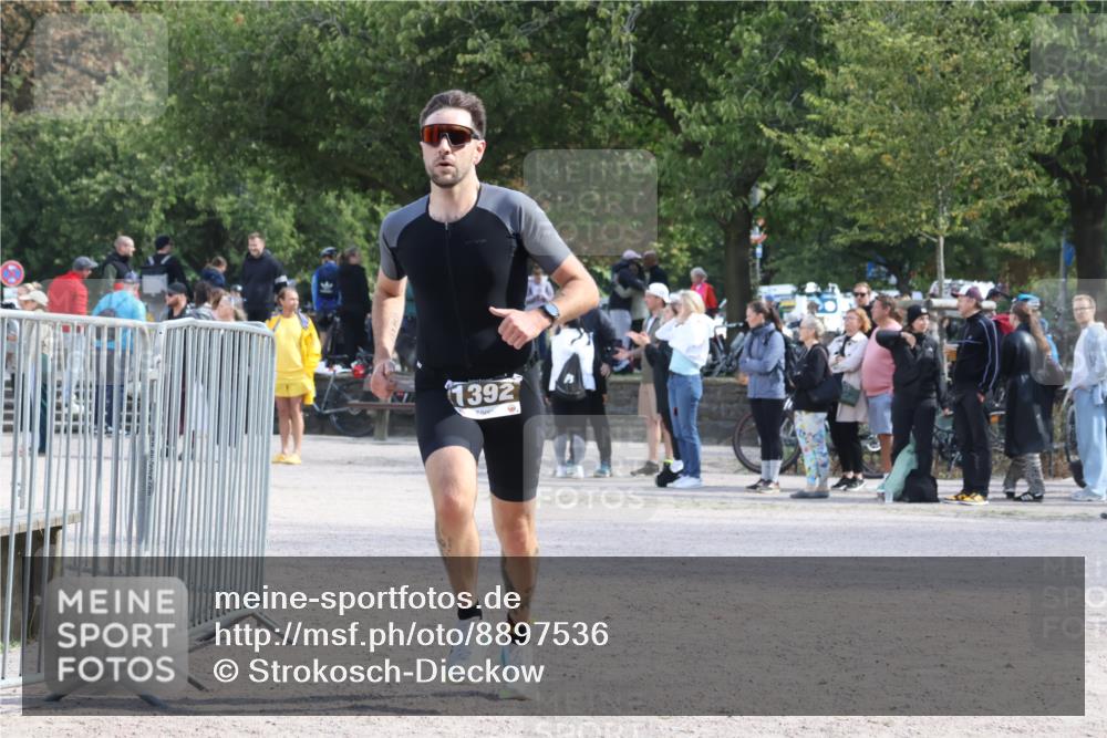 14.09.2025 - Stadtparktriathlon Strokosch-Dieckow http://msf.ph/oto/8897536 14.09.2025 13:37:45 Ziel 1392 meine-sportfotos.de