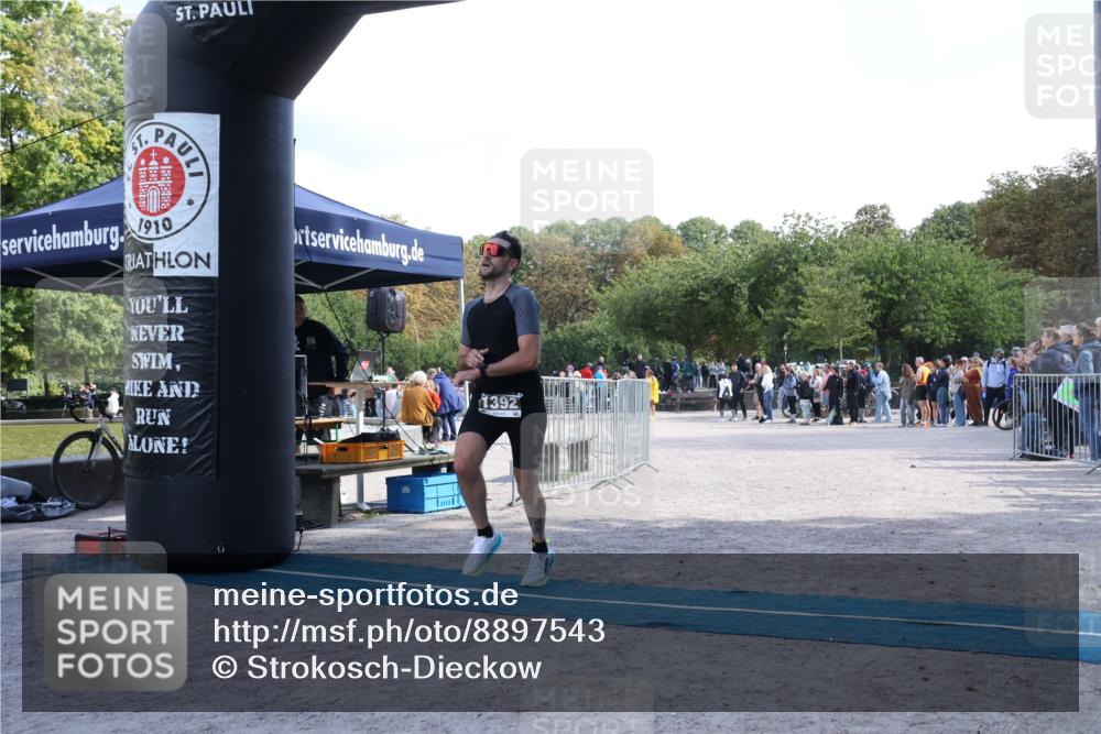 14.09.2025 - Stadtparktriathlon Strokosch-Dieckow http://msf.ph/oto/8897543 14.09.2025 13:37:46 Ziel 1392 meine-sportfotos.de