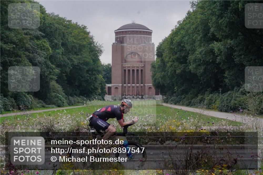 14.09.2025 - Stadtparktriathlon Michael Burmester http://msf.ph/oto/8897547 14.09.2025 08:56:05 Radfahren 301, 340, 361, 371, 373 meine-sportfotos.de