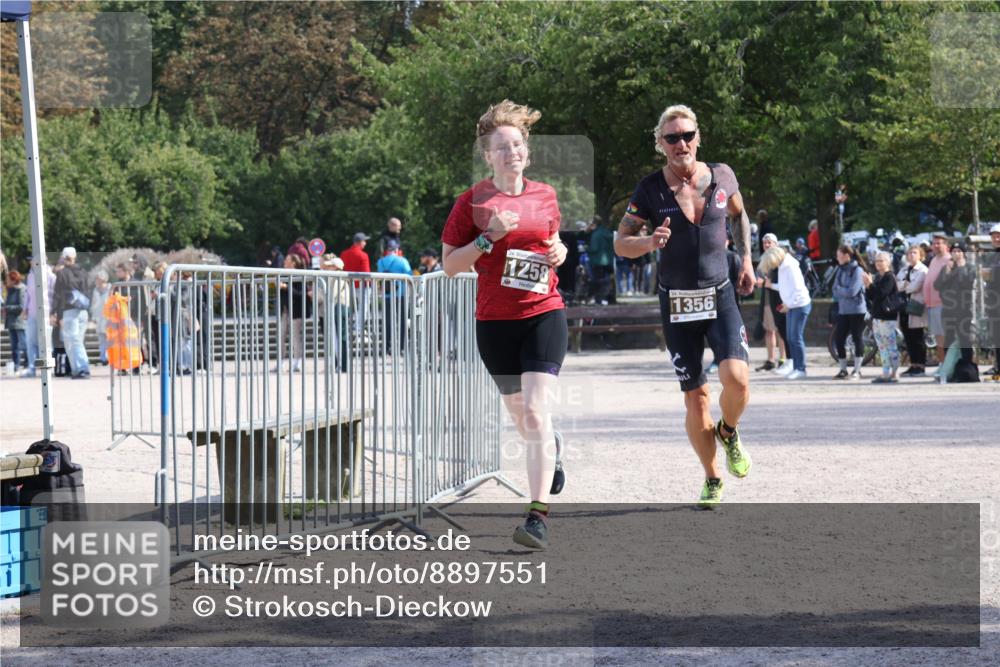 14.09.2025 - Stadtparktriathlon Strokosch-Dieckow http://msf.ph/oto/8897551 14.09.2025 13:37:53 Ziel 1258, 1356 meine-sportfotos.de