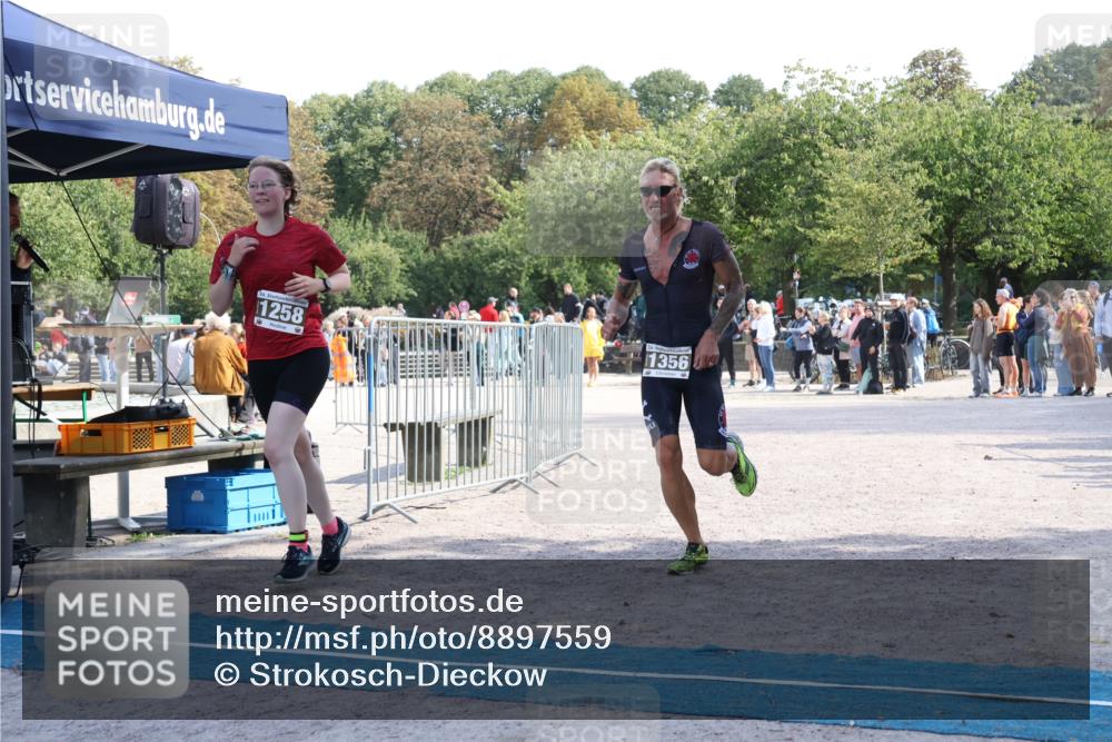 14.09.2025 - Stadtparktriathlon Strokosch-Dieckow http://msf.ph/oto/8897559 14.09.2025 13:37:54 Ziel 1258, 1356 meine-sportfotos.de