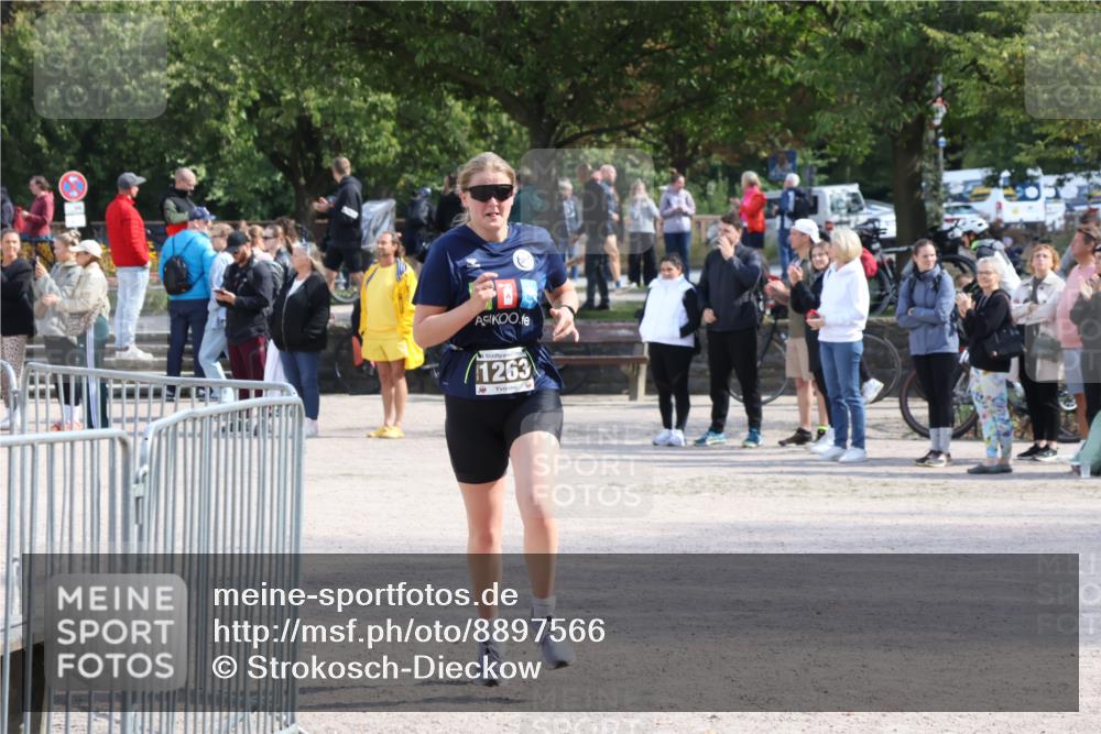 14.09.2025 - Stadtparktriathlon Strokosch-Dieckow http://msf.ph/oto/8897566 14.09.2025 13:38:08 Ziel 1263 meine-sportfotos.de