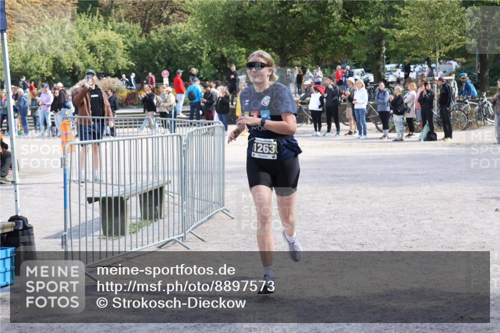 14.09.2025 - Stadtparktriathlon Strokosch-Dieckow http://msf.ph/oto/8897573 14.09.2025 13:38:10 Ziel 1263 meine-sportfotos.de