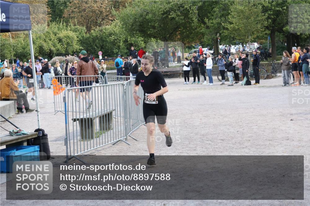 14.09.2025 - Stadtparktriathlon Strokosch-Dieckow http://msf.ph/oto/8897588 14.09.2025 13:38:28 Ziel 1251, 1288, 1396 meine-sportfotos.de