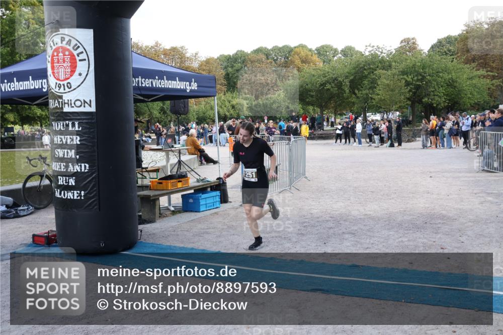 14.09.2025 - Stadtparktriathlon Strokosch-Dieckow http://msf.ph/oto/8897593 14.09.2025 13:38:29 Ziel 1251, 1288, 1396 meine-sportfotos.de
