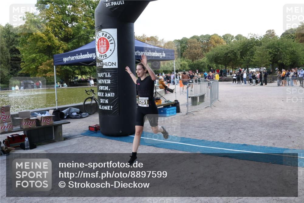 14.09.2025 - Stadtparktriathlon Strokosch-Dieckow http://msf.ph/oto/8897599 14.09.2025 13:38:29 Ziel 1251, 1288, 1396 meine-sportfotos.de