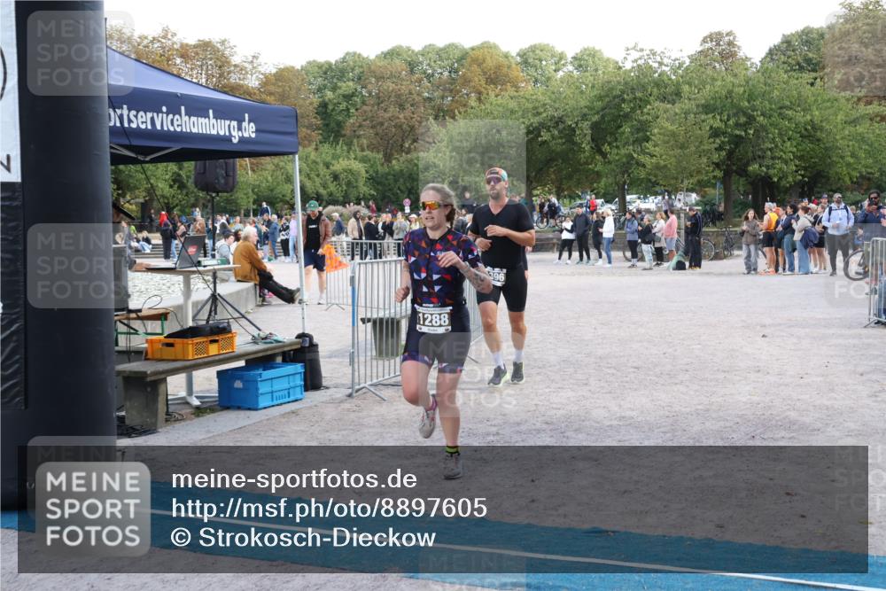 14.09.2025 - Stadtparktriathlon Strokosch-Dieckow http://msf.ph/oto/8897605 14.09.2025 13:38:33 Ziel 1251, 1288, 1293, 1396 meine-sportfotos.de