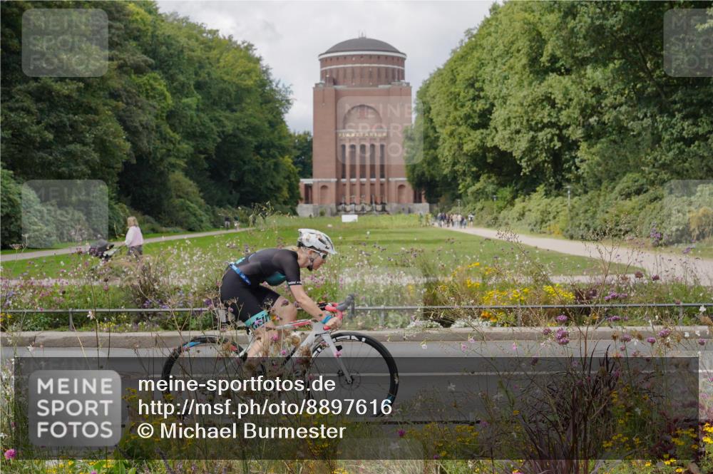 14.09.2025 - Stadtparktriathlon Michael Burmester http://msf.ph/oto/8897616 14.09.2025 12:39:46 Radfahren 1317, 1321, 1327, 1335, 1394, 1417 meine-sportfotos.de