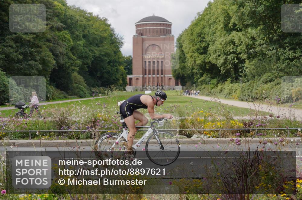 14.09.2025 - Stadtparktriathlon Michael Burmester http://msf.ph/oto/8897621 14.09.2025 12:39:47 Radfahren 1317, 1321, 1327, 1335, 1394, 1417 meine-sportfotos.de