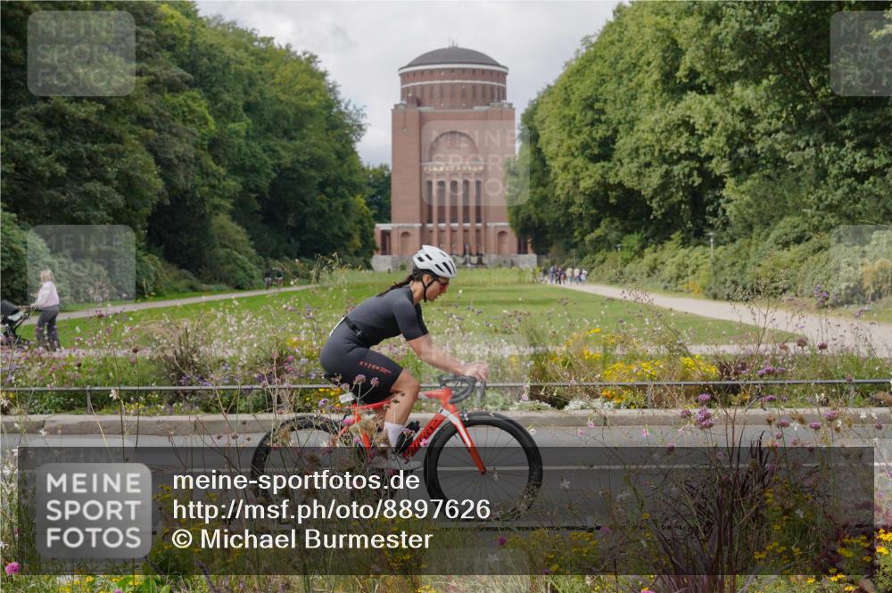 14.09.2025 - Stadtparktriathlon Michael Burmester http://msf.ph/oto/8897626 14.09.2025 12:39:48 Radfahren 1317, 1321, 1327, 1335, 1394, 1417 meine-sportfotos.de