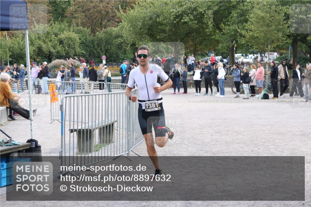 14.09.2025 - Stadtparktriathlon Strokosch-Dieckow http://msf.ph/oto/8897632 14.09.2025 13:38:47 Ziel 1381 meine-sportfotos.de