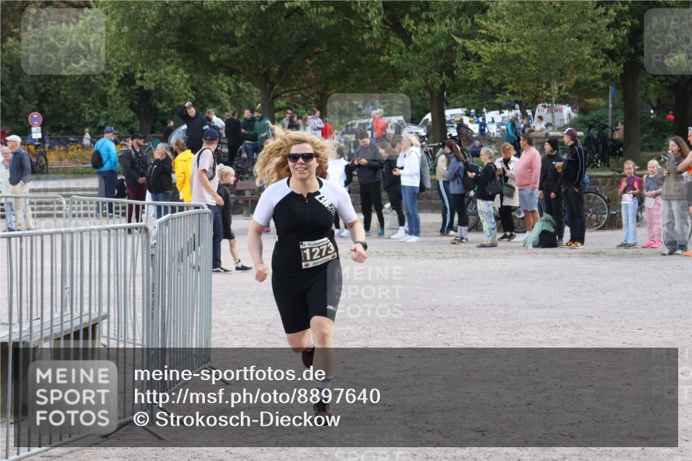 14.09.2025 - Stadtparktriathlon Strokosch-Dieckow http://msf.ph/oto/8897640 14.09.2025 13:38:59 Ziel 1273 meine-sportfotos.de