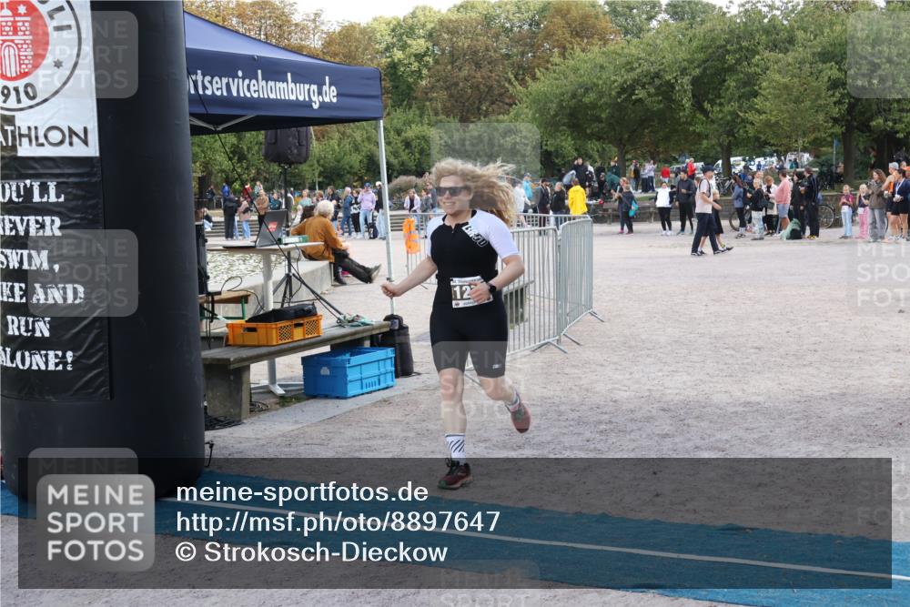 14.09.2025 - Stadtparktriathlon Strokosch-Dieckow http://msf.ph/oto/8897647 14.09.2025 13:39:01 Ziel 1273 meine-sportfotos.de