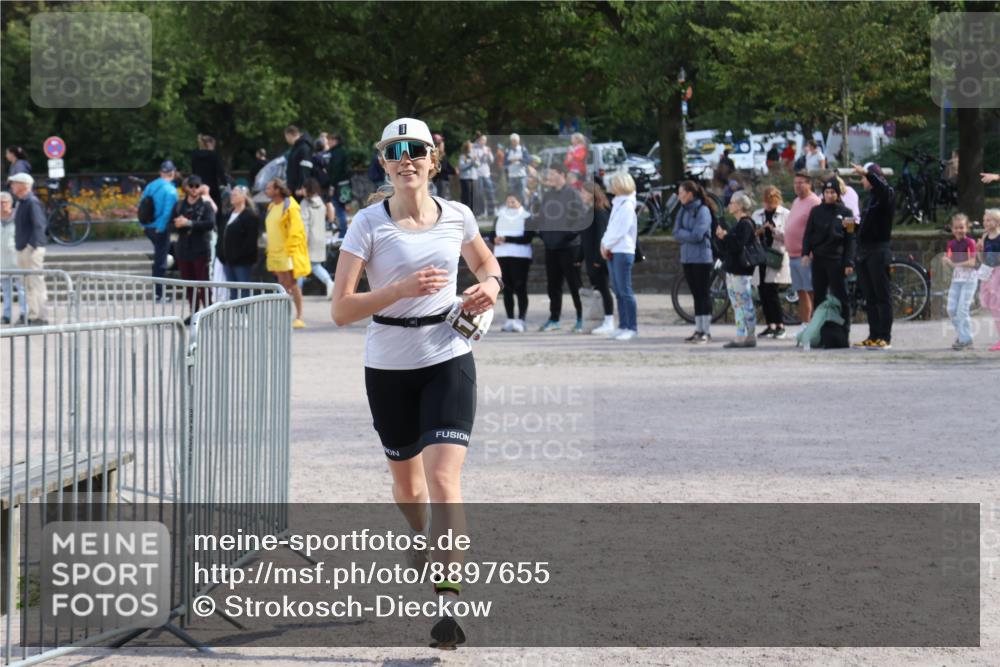 14.09.2025 - Stadtparktriathlon Strokosch-Dieckow http://msf.ph/oto/8897655 14.09.2025 13:39:18 Ziel 1319 meine-sportfotos.de