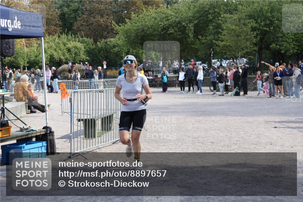 14.09.2025 - Stadtparktriathlon Strokosch-Dieckow http://msf.ph/oto/8897657 14.09.2025 13:39:19 Ziel 1319 meine-sportfotos.de