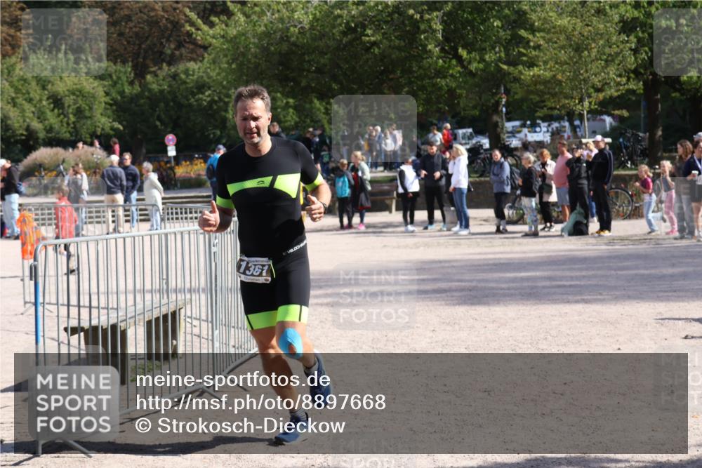 14.09.2025 - Stadtparktriathlon Strokosch-Dieckow http://msf.ph/oto/8897668 14.09.2025 13:39:31 Ziel 1361 meine-sportfotos.de