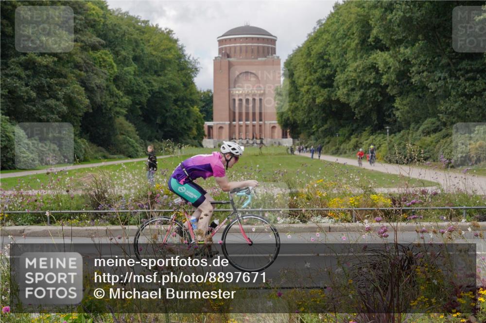14.09.2025 - Stadtparktriathlon Michael Burmester http://msf.ph/oto/8897671 14.09.2025 12:40:23 Radfahren 1100, 1274, 1289, 1295, 1312, 1349, 1387 meine-sportfotos.de