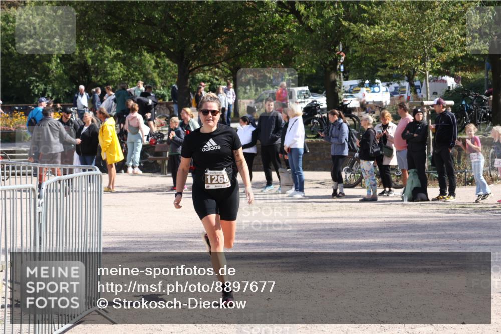 14.09.2025 - Stadtparktriathlon Strokosch-Dieckow http://msf.ph/oto/8897677 14.09.2025 13:39:54 Ziel 1268 meine-sportfotos.de