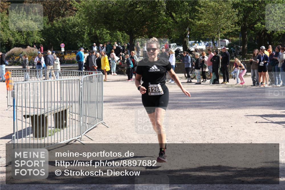 14.09.2025 - Stadtparktriathlon Strokosch-Dieckow http://msf.ph/oto/8897682 14.09.2025 13:39:56 Ziel 1268 meine-sportfotos.de