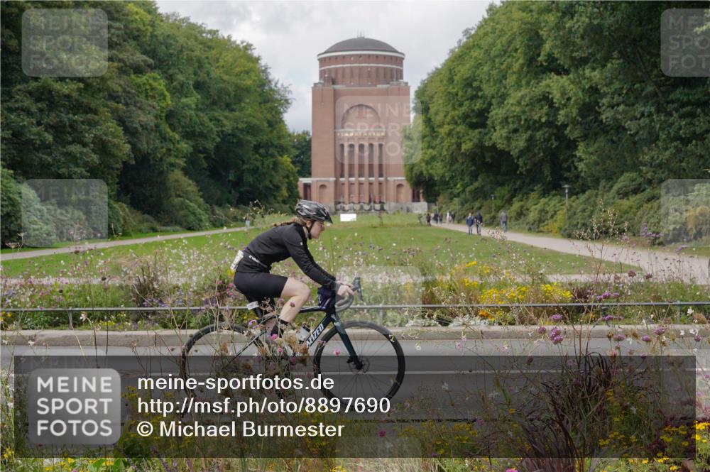 14.09.2025 - Stadtparktriathlon Michael Burmester http://msf.ph/oto/8897690 14.09.2025 12:40:30 Radfahren 1224, 1247, 1274, 1289, 1295, 1310, 1312, 1358, 1374, 1389 meine-sportfotos.de