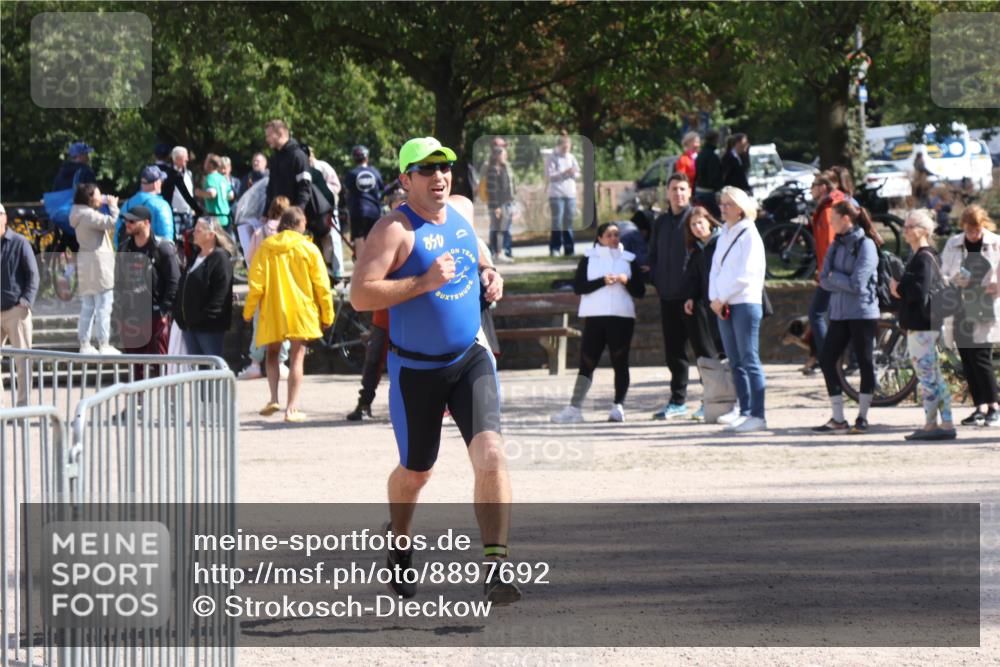 14.09.2025 - Stadtparktriathlon Strokosch-Dieckow http://msf.ph/oto/8897692 14.09.2025 13:40:07 Ziel 1373 meine-sportfotos.de