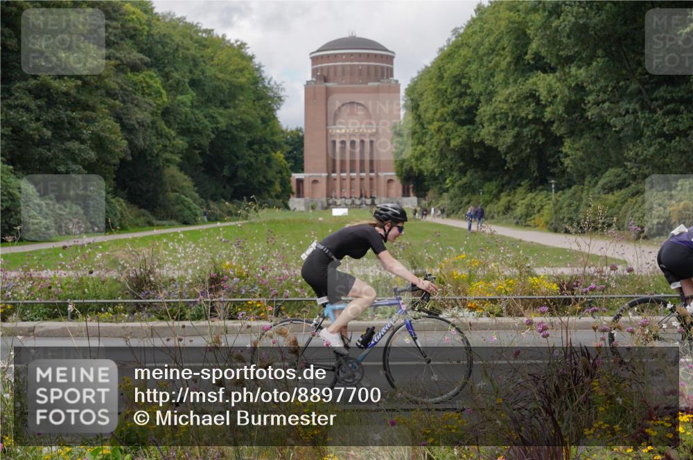 14.09.2025 - Stadtparktriathlon Michael Burmester http://msf.ph/oto/8897700 14.09.2025 12:40:36 Radfahren 1224, 1247, 1249, 1306, 1310, 1358, 1374, 1389 meine-sportfotos.de