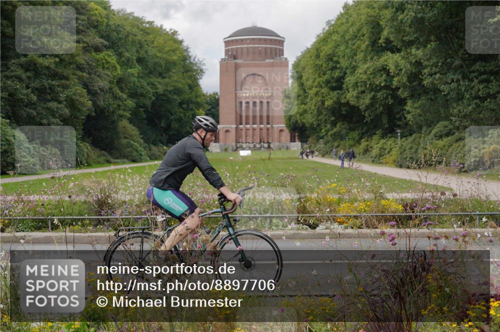 14.09.2025 - Stadtparktriathlon Michael Burmester http://msf.ph/oto/8897706 14.09.2025 12:40:39 Radfahren 1224, 1245, 1247, 1249, 1268, 1277, 1306, 1310, 1358, 1374, 1389 meine-sportfotos.de